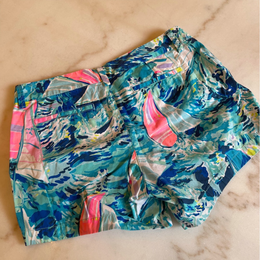 Lilly Pulitzer Short! Fun pattern! - Picture 2 of 4
